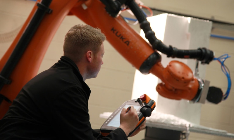 Engineer programming KUKA